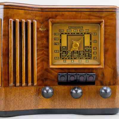 Emerson Standard Broadcast/SW Band Radio Receiver