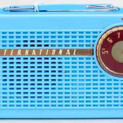 International MPR-100 Portable Vacuum Tube Radio