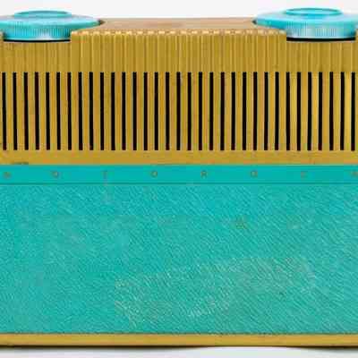 Motorola AC/DC/Battery Operated Portable Radio