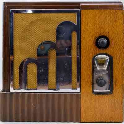 Majestic Radio Receiver