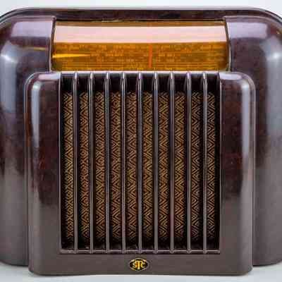 STC Standard Broadcast/SW Radio Receiver