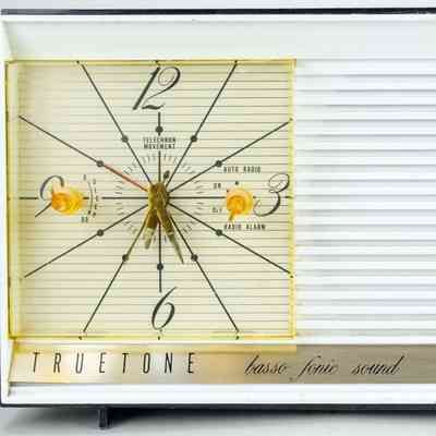 Truetone AM/Clock Radio