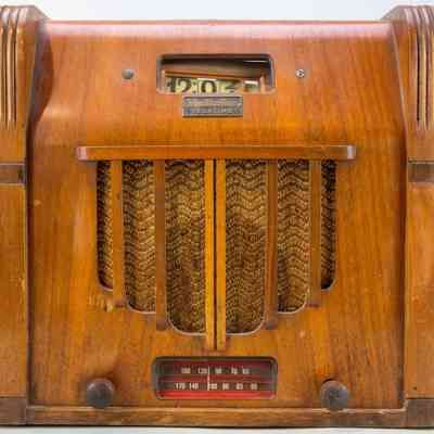 Hamilton Ross Telatime Radio Receiver