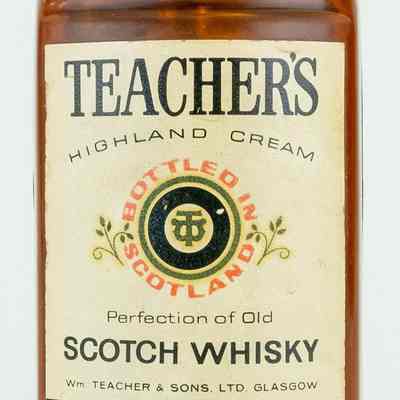 Teacher's Bottle Transistor Radio