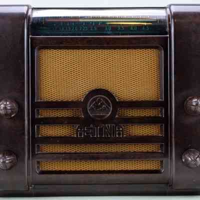 Aetna Standard Broadcast/SW Radio Receiver