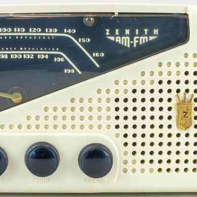 Zenith AM/FM Radio