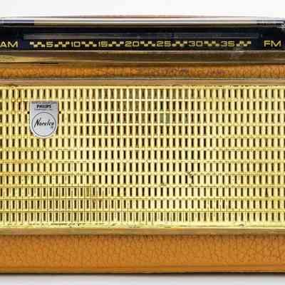 Norelco AM/FM/LW Transistor Radio