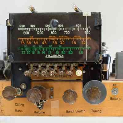Howard Short Wave Radio