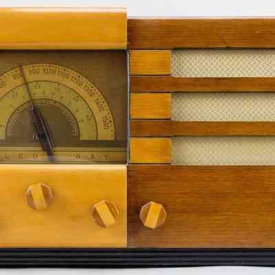 Wilcox Gay AM/Short Wave Radio Receiver