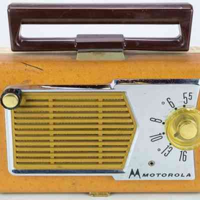 Motorola AM Portable Radio