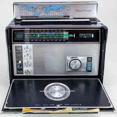 Zenith 11 Band Trans-Oceanic Receiver