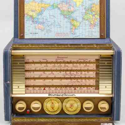 Stromberg-Carlson AWP-8 Shortwave Radio