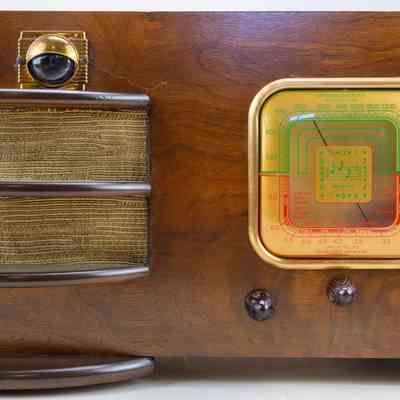 Climax Standard Broadcast/SW Radio Receiver
