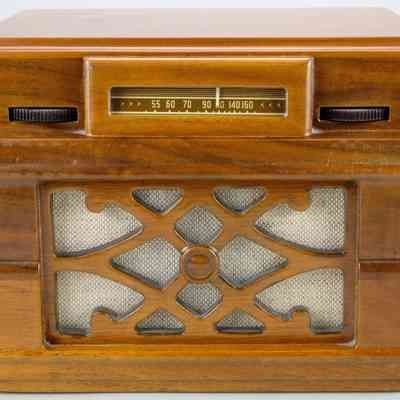 Silvertone Standard Broadcast Radio