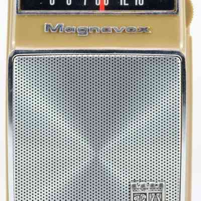 Magnovox Six Transistor Radio