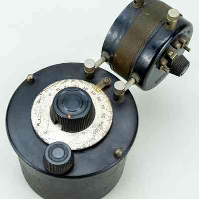 Capacitor with Coil