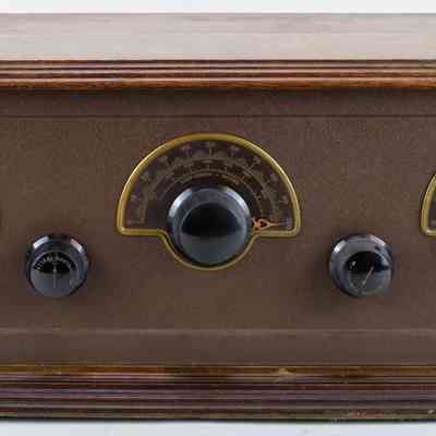 Stewart-Warner Model 300 Receiver