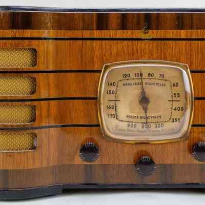 Emerson AM/Police Band Radio