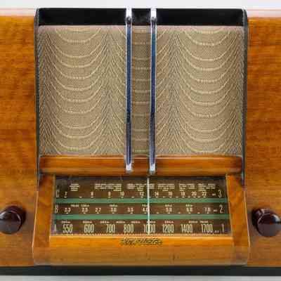 RCA Victor 3-Band Radio
