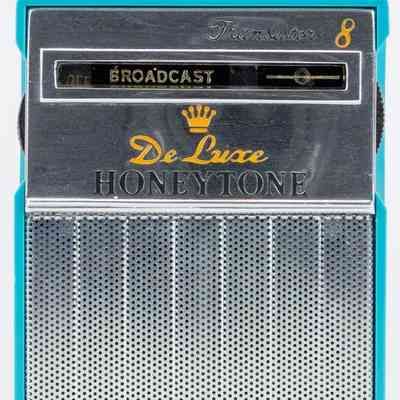Honeytone DeLuxe 8 Transistor Radio