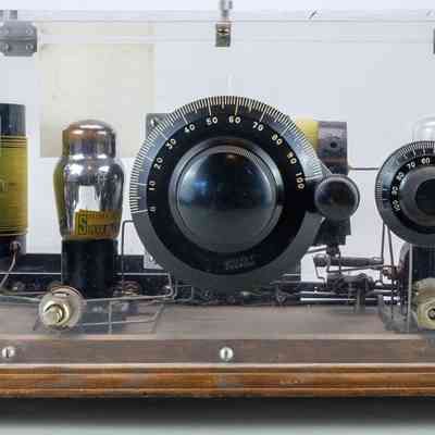 Homemade Standard Broadcast Battery Powered Receiver
