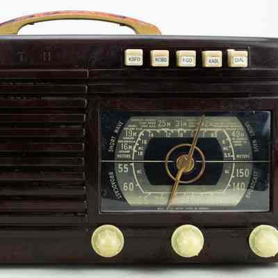 Zenith Tabletop Radio