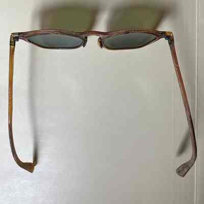 Top of glasses up