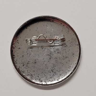 Back of pin