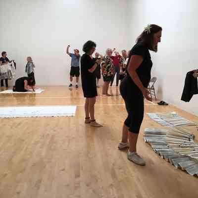 Folding the skirts