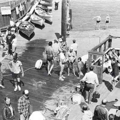 Image 198523c - Members relaxing and socializing after the swim