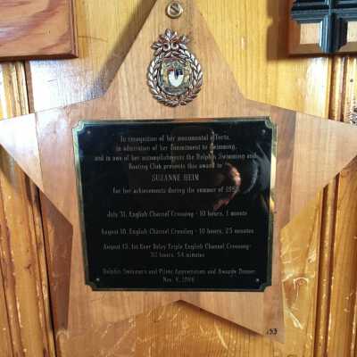 Plaque, front