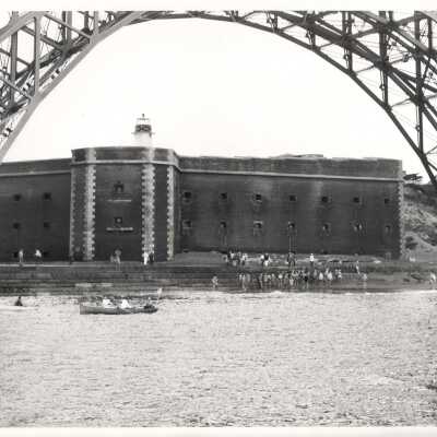 Fort Point Beach Start