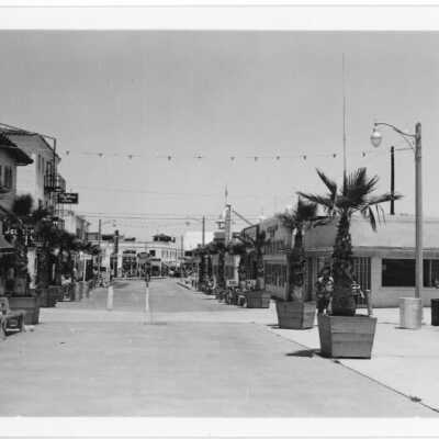 Entrance to the Pier Balboa Beach, California