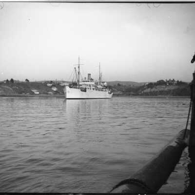 Stranger coming into port