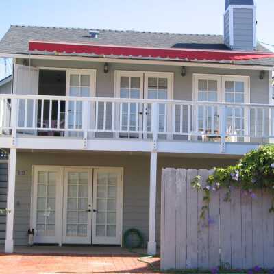 320 Apolena Avenue in 2004