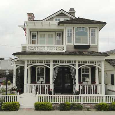 324 Apolena Avenue
