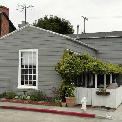 200 Apolena Avenue