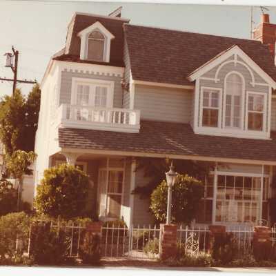 223 Agate Avenue