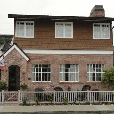 116 Apolena Avenue