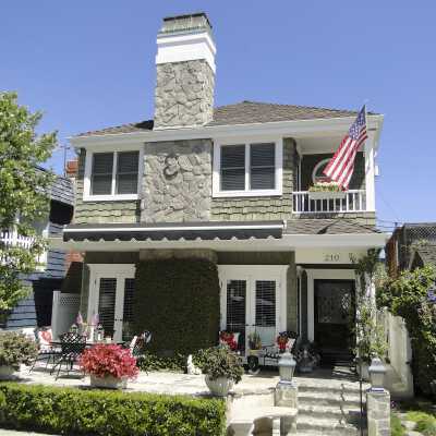 210 Agate Avenue