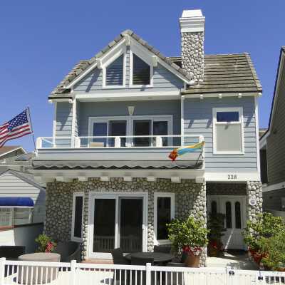 228 Agate Avenue