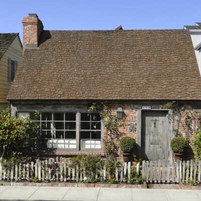 119 Apolena Avenue