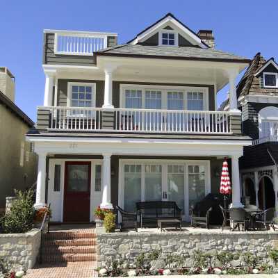 221 Agate Avenue