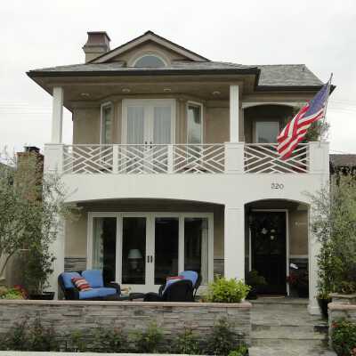 320 Apolena Avenue