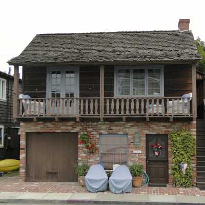 202 Apolena Avenue