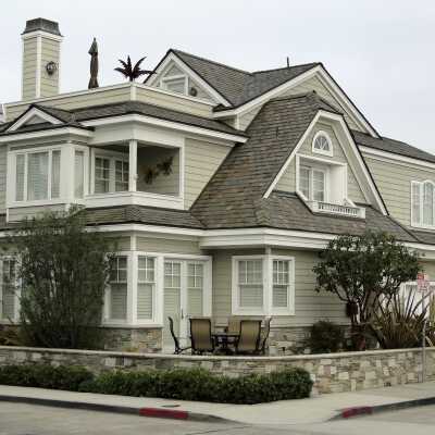 201 Apolena Avenue