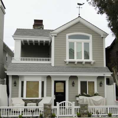 211 Apolena Avenue