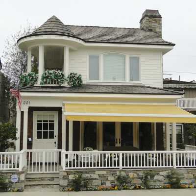 221 Apolena Avenue