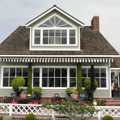 526 South Bayfront