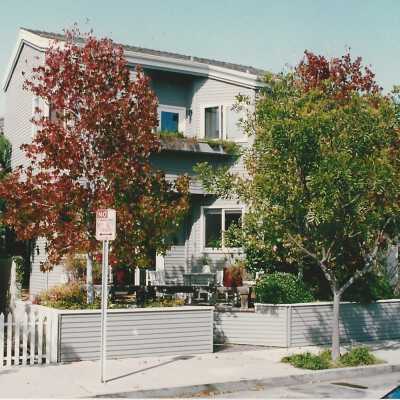 End of 100 block of Pearl Avenue
